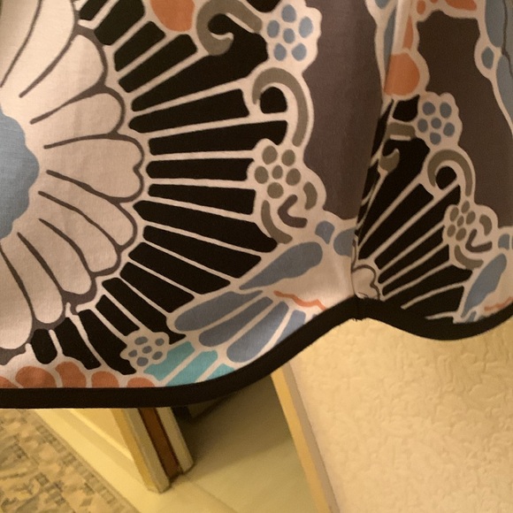 Rachel Roy Dress, black trimmed floral patterns, worn only once - Picture 4 of 6